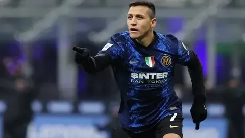 “亚冬会速度滑冰男子500米赛事巅峰对决”